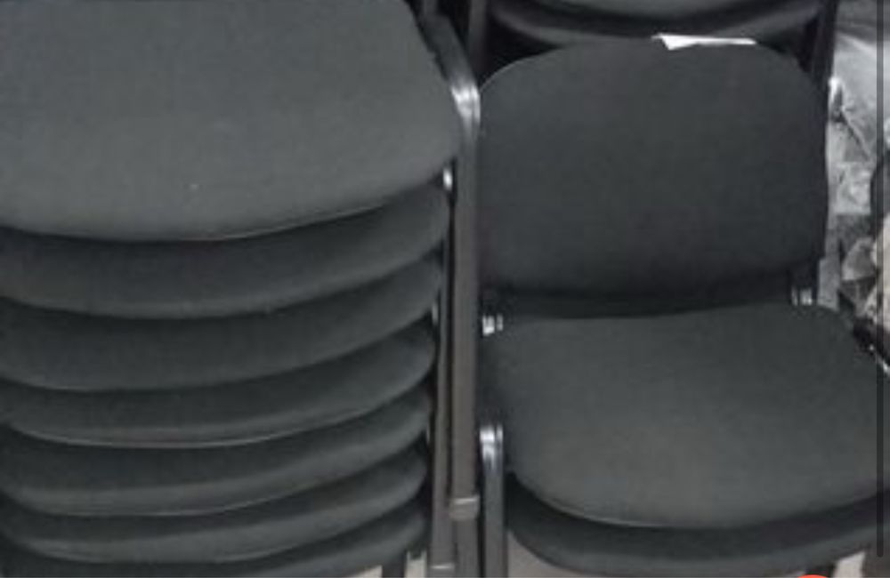 Кресло изо удобная прочная подходит для конференц-залов и в офисе