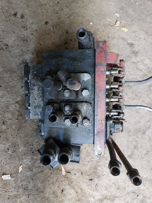 Продаётся распределитель на экскаватор эо2626в хорошем рабочем состоян