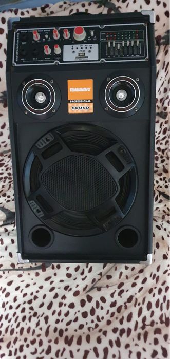 Vand boxe stare foarte bună