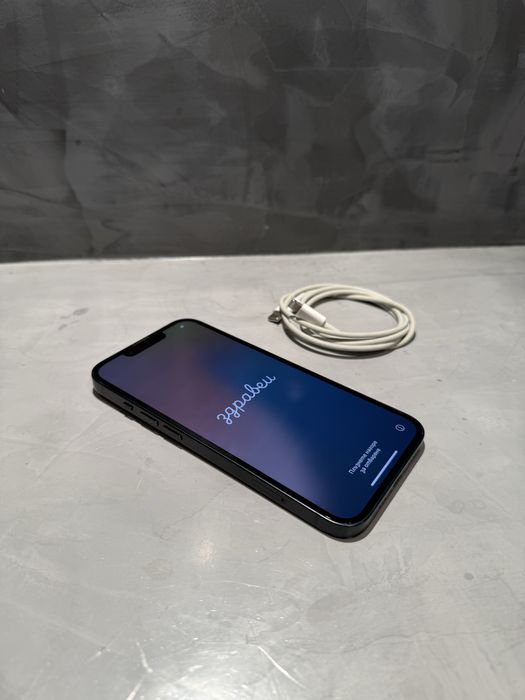 Перфектен Iphone 13 Midnight 128 GB