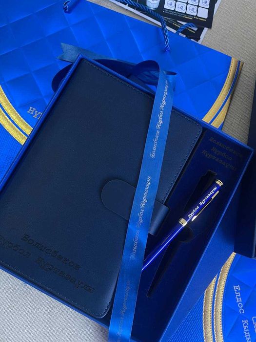 Премиальный набор с персонализацией: блокнот, ручка, лента Актау  мерч