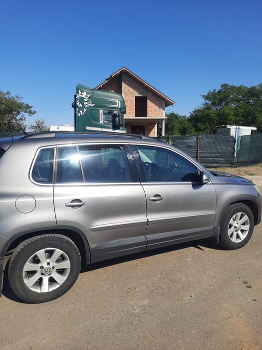 Vand VW Tiguan 2.0 TDI 4x4 XENON cu carte de service