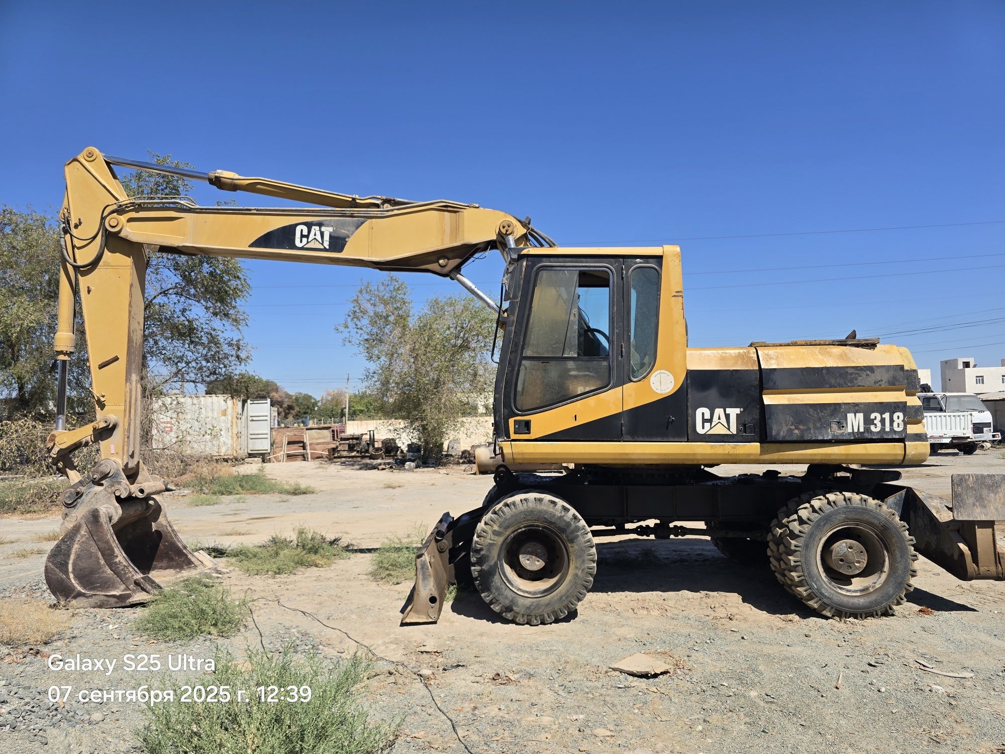 Ekskavator Cat M318 Sotiladi