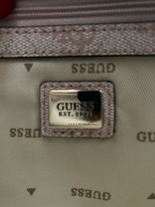 Отигинална Guess чанта