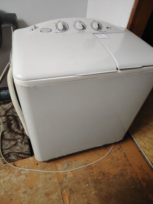 Продам стиральную машину полуавтомат LG
