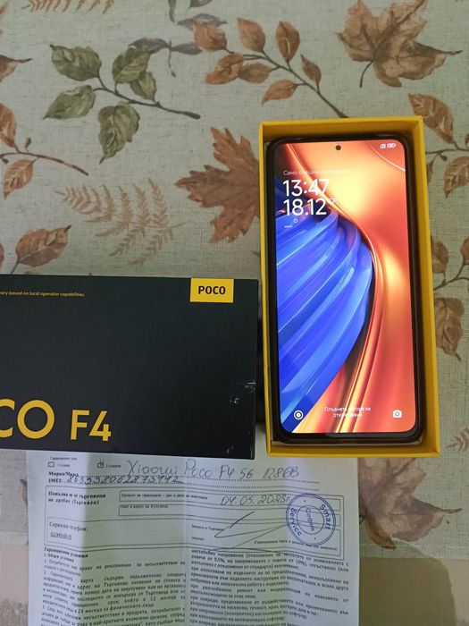 телефон Xiaomi Poco F4