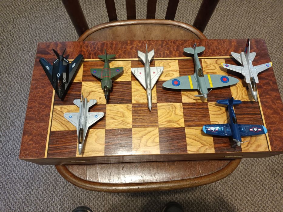 Lot jucării avioane din metal