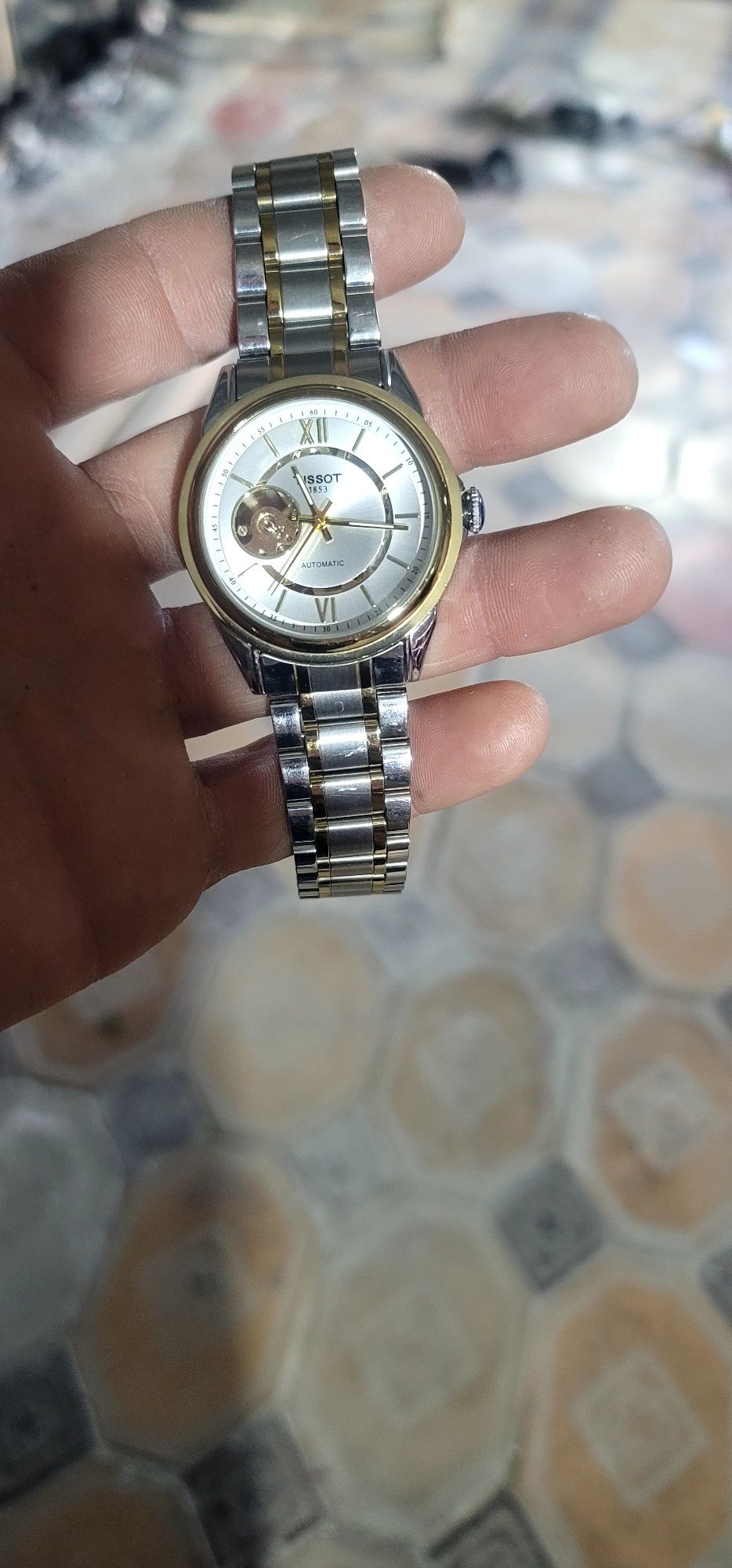 TISSOT sotiladi mexanik avtomat