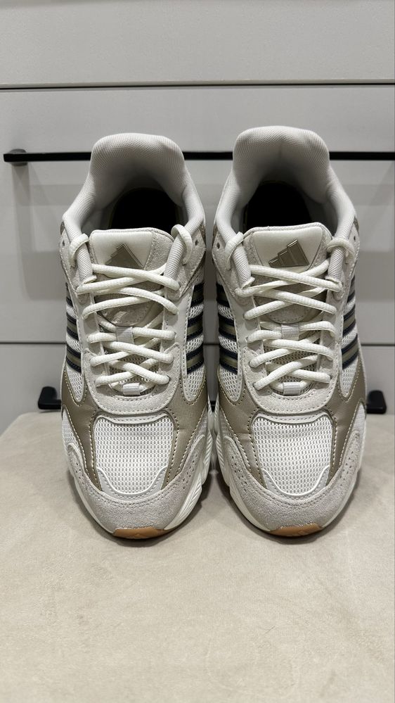 Продаются кроссовки adidas
