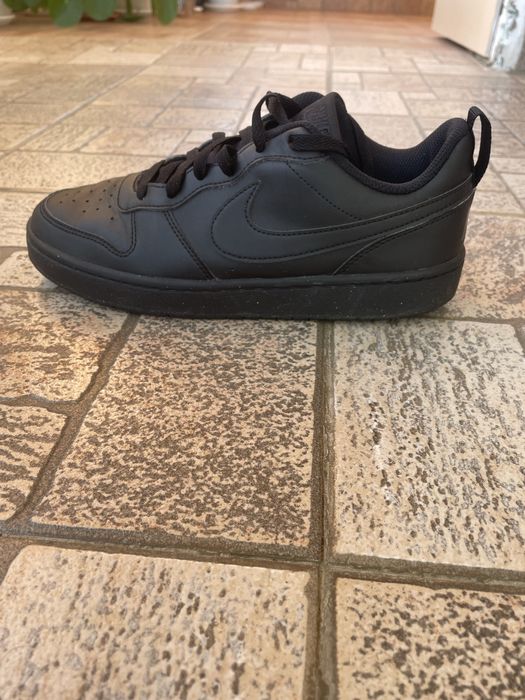 Обувки nike court borough low