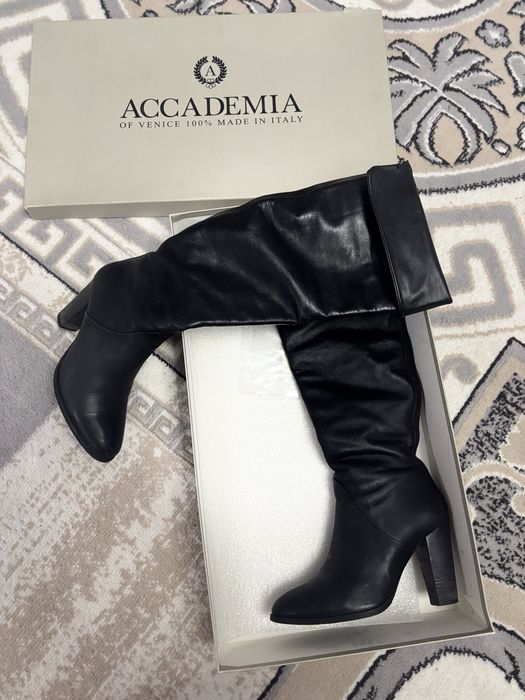 Продам женскую обувь