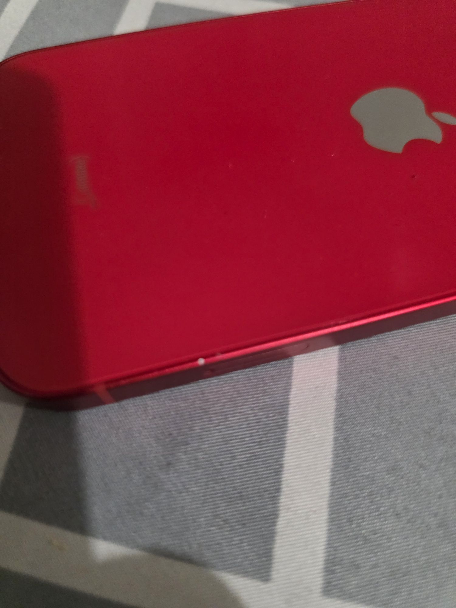 Phone 14 / 256 GB / iOS 26 / Отлично състояние