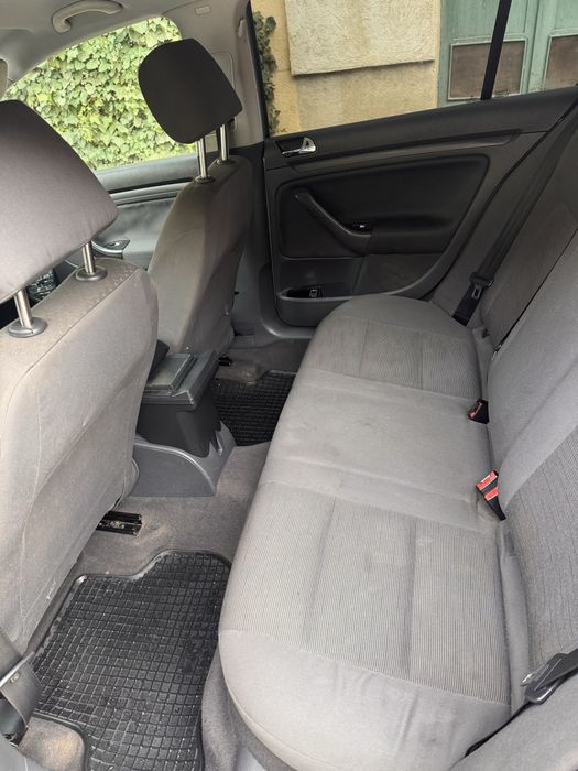 De vanzare vw holf 5