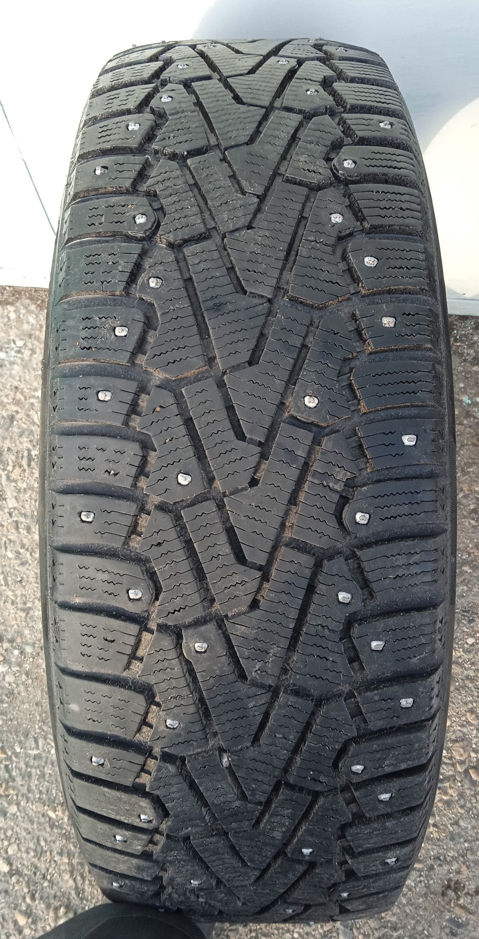 Продам зимнюю резину Pirelli ice zero