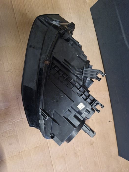 Far faruri halogen stanga dreapta audi a4 b8.5 facelift