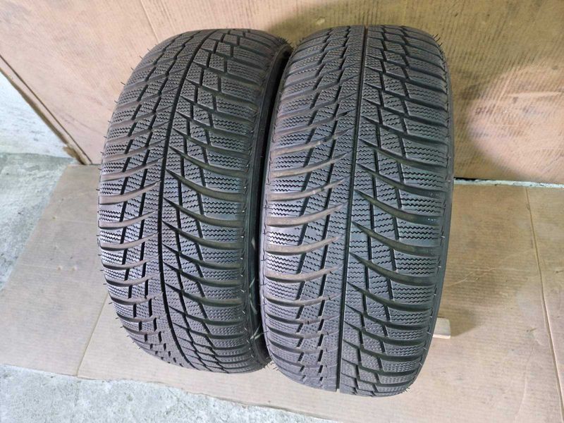 2 anvelope de iarnă Bridgestone R17 215/50 DOT3118