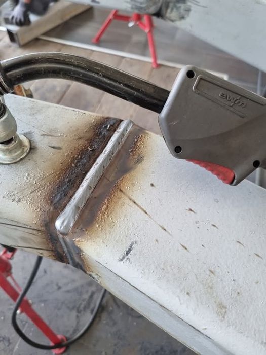 Заваряване - Мобилни заваръчни услуги.