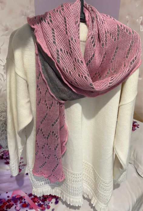 Лот-3пуловера +2шала. За гръдна обиколк от 100 до 150см.