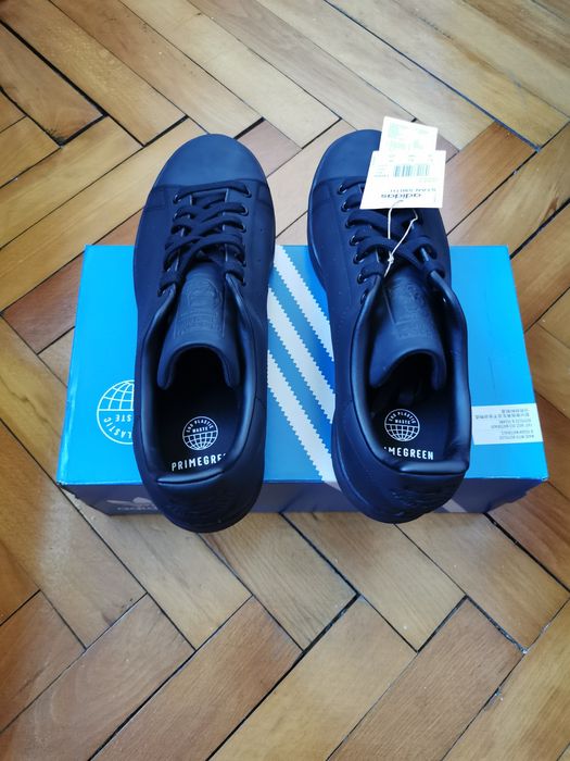 Продавам чисто нови оригинални маратонки Adidas Stan smith