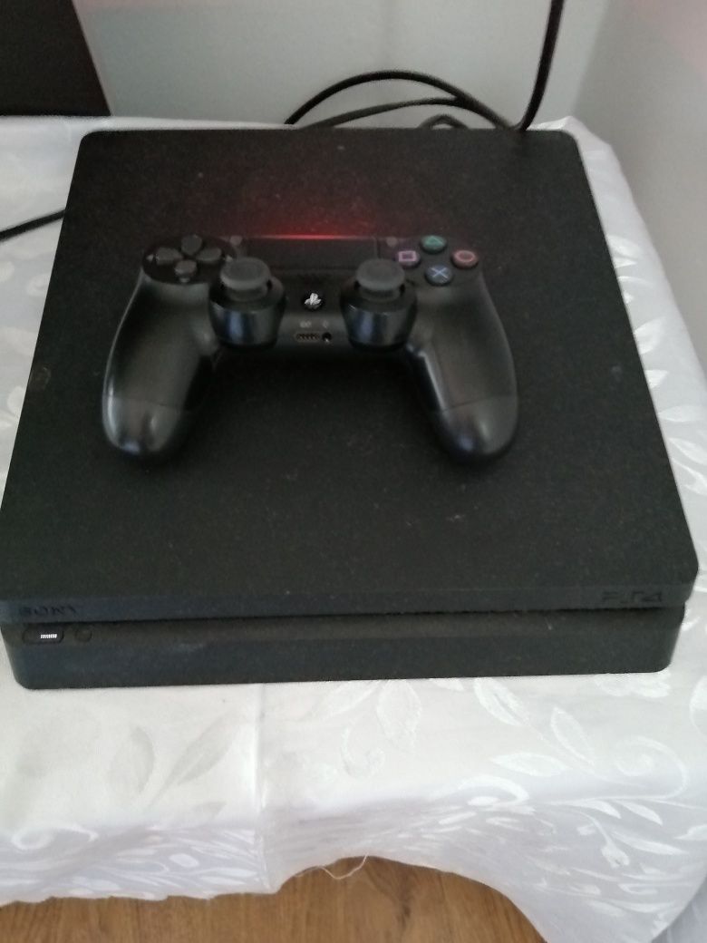 Ps4 slim 1000 de lei utilizat o data sa vad cum merge