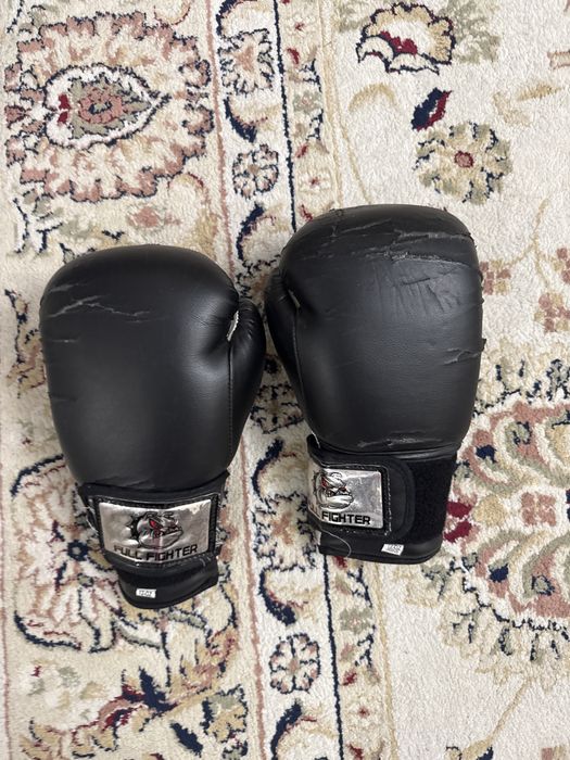 ПРОДАМ НОВЫЕ боксерские перчатки