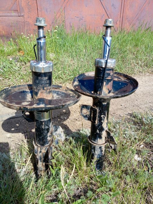 Стойки передние Камри 30 40