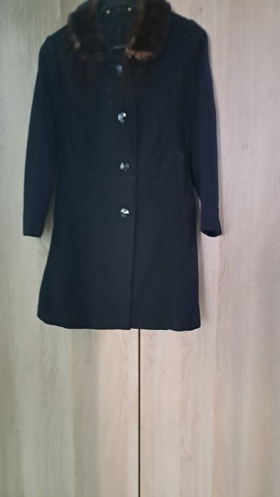 Palton de lână pură cu guler de blană naturală