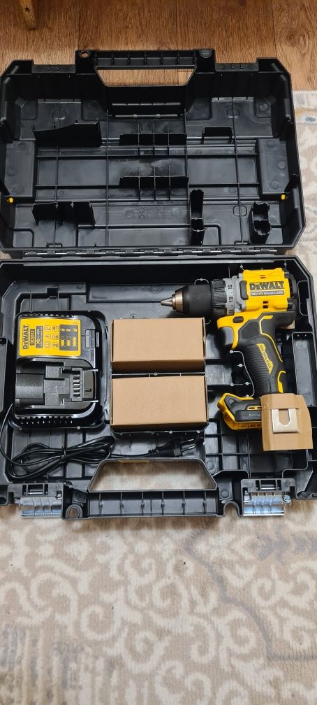 Продам шуруповерт DeWALT DCD800E2T