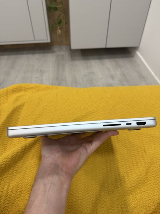 Macbook Pro 14 M1 Pro 2021 16GB RAM 1TB