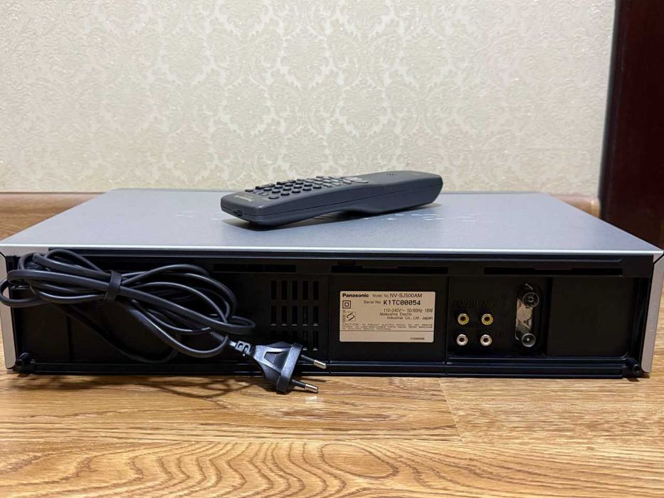 Видеомагнитофон Panasonic NV-SJ500 4-Head