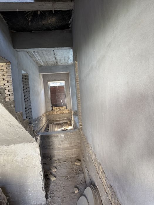 Урганч шахарда 200 кв  катежла сотилади