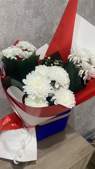 Свежая хризантема, куплена вчера - 3000 тг