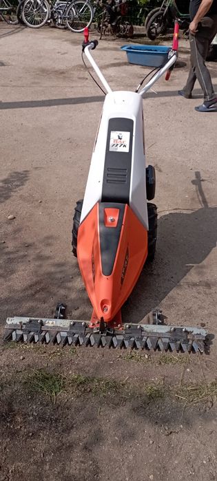 Vând sau schimb motocositoare de masă nouă