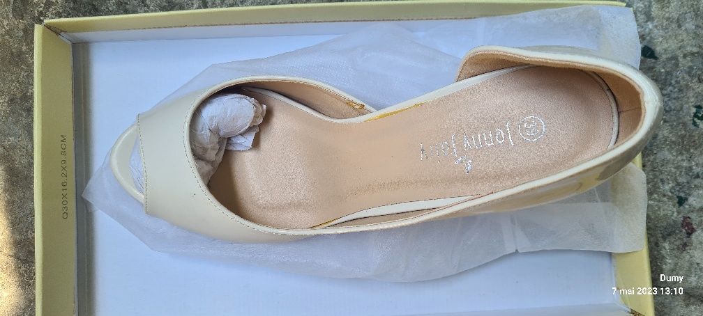 Pantofi / sandale elegante mărimea 39