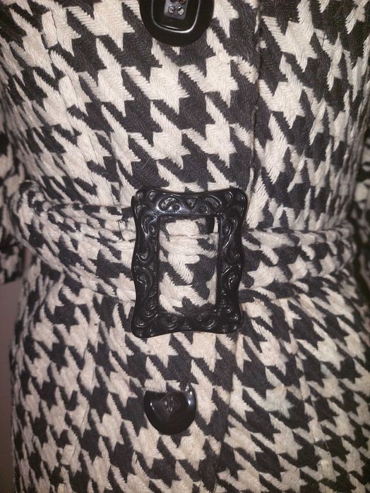 Palton alb negru stil carouri maneci clopot super elegant