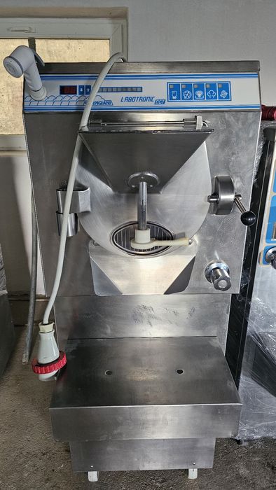 Masina de inghetata verticale si orizontale