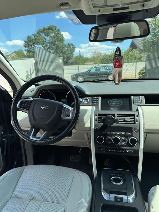 Land rover discovery sport