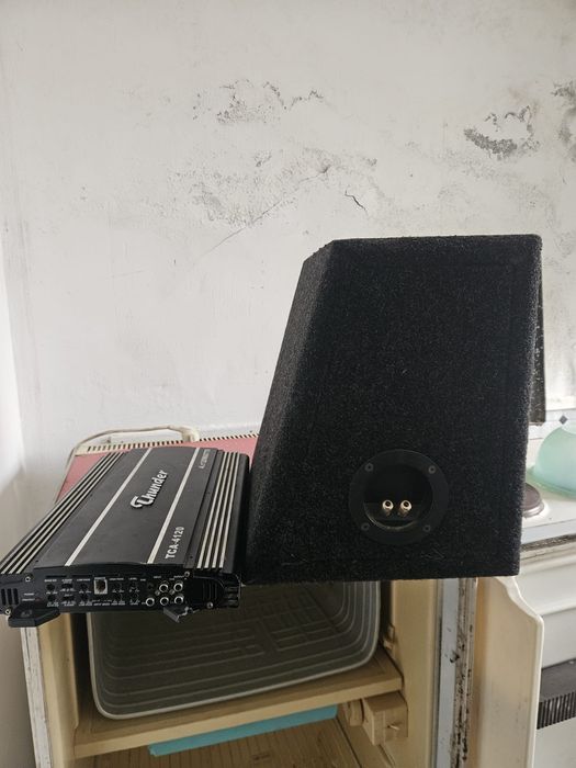 Бас каса JBL с усилвател !!!