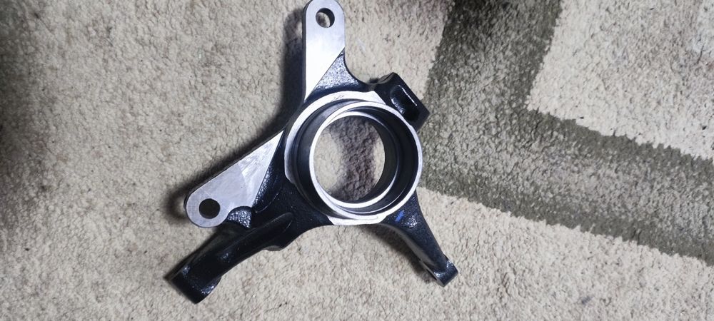 Поворотный кулак