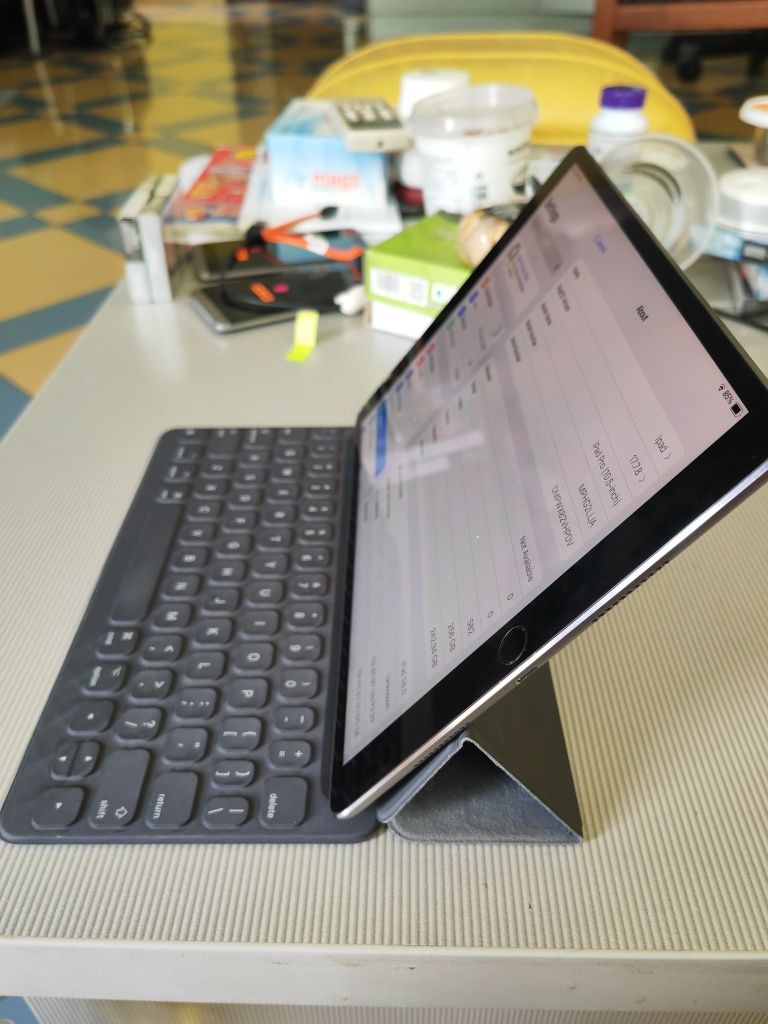 iPad Pro A1709, 2017 (10,5-инчов),256GB Wi‑Fi + Cellular+Keyboard®