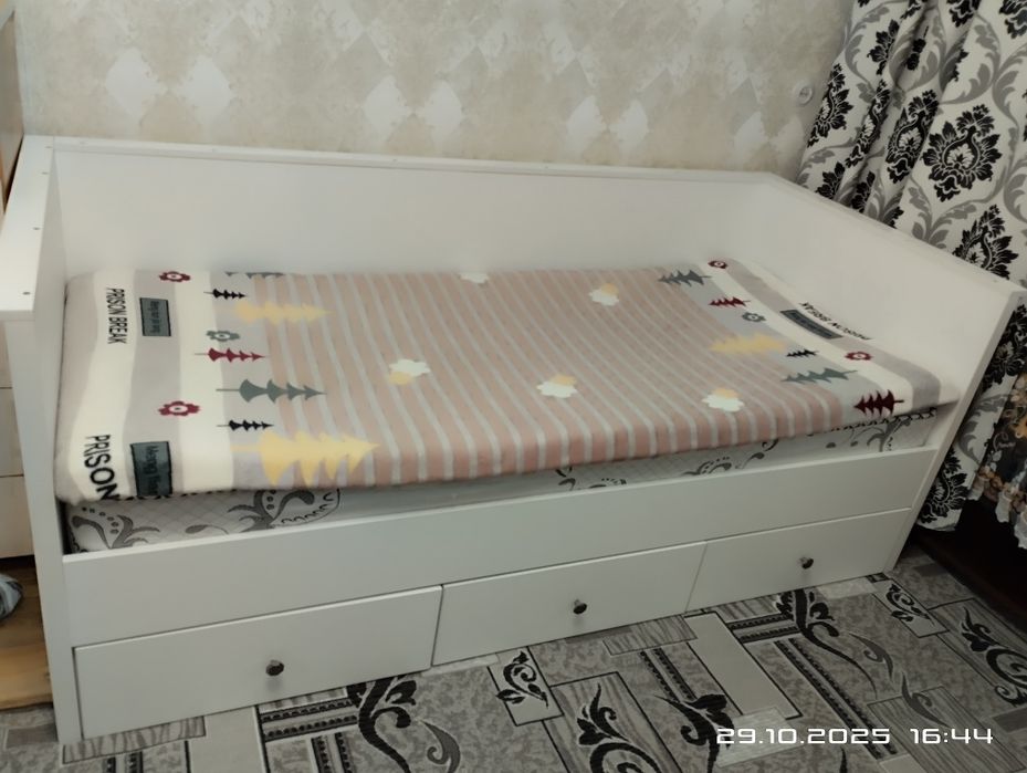 Продам недорого кровать