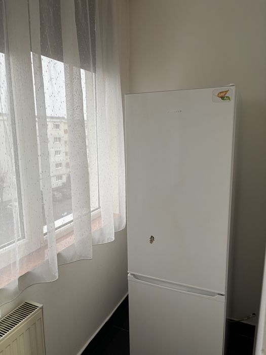 Inchiriez apartament