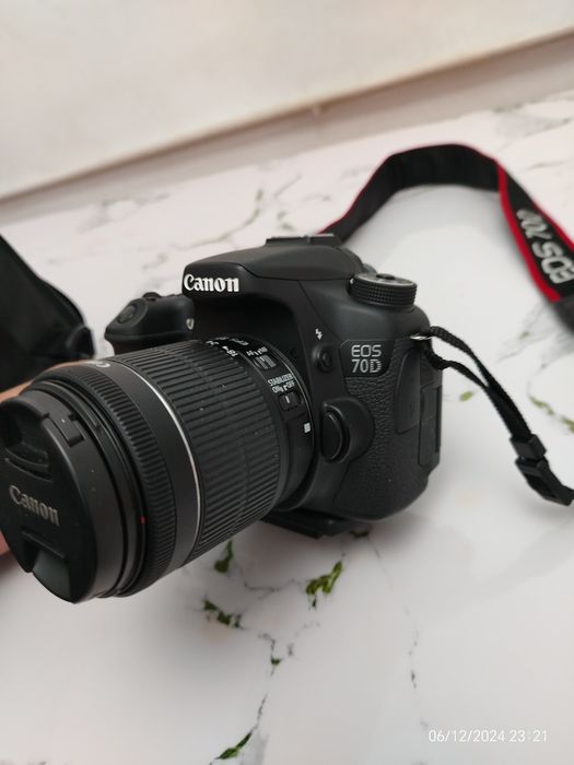 Зеркальный фотоаппарат Canon 70D