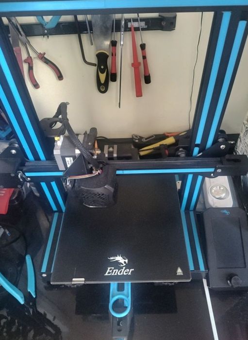 Imprimanta 3d Ender 3V2