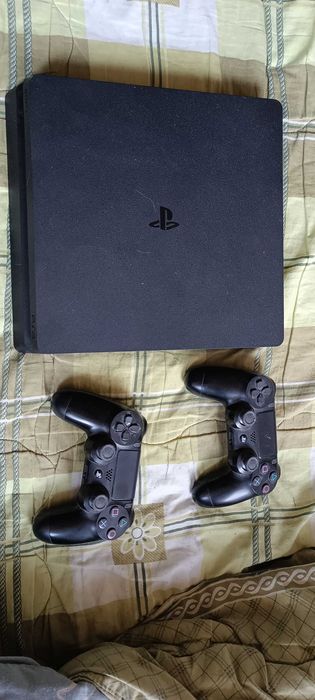 Playstation 4 с 2 джойстика