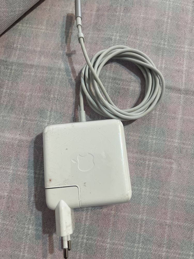 Incarcator macbook 60w