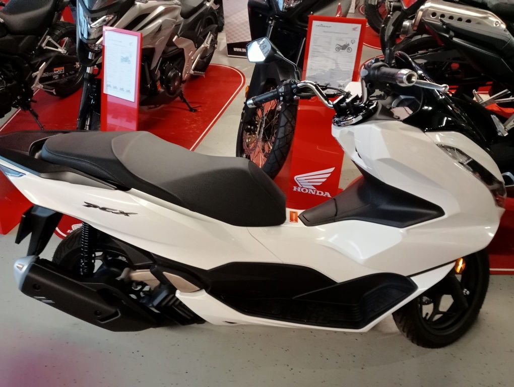 Honda pcx 125 inmariculat