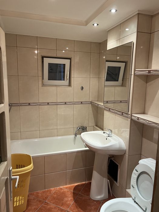 Apartament 3 camere de inchiriat