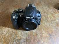 Фотоапарат Nikon D3100 със счупен дисплей