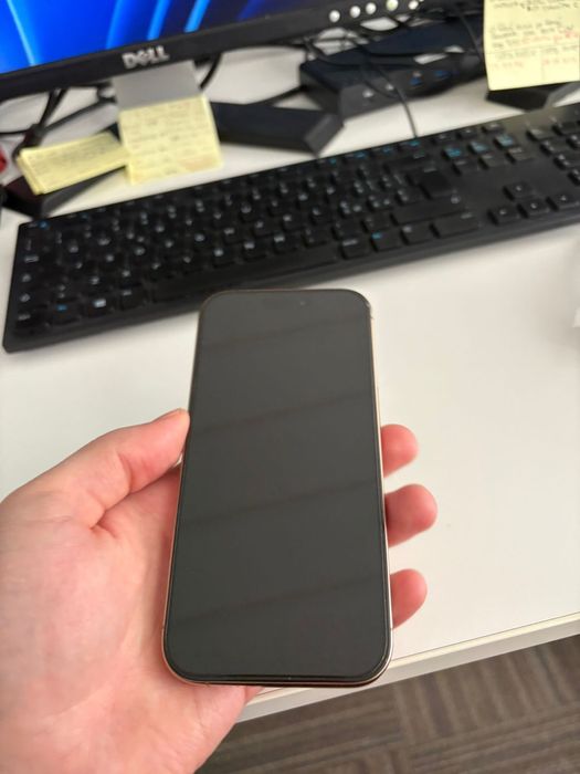 Vând iPhone 16 pro 256gb, folosit, stare ca nou